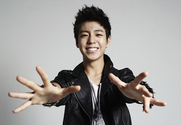 이현우 프로필2.jpg